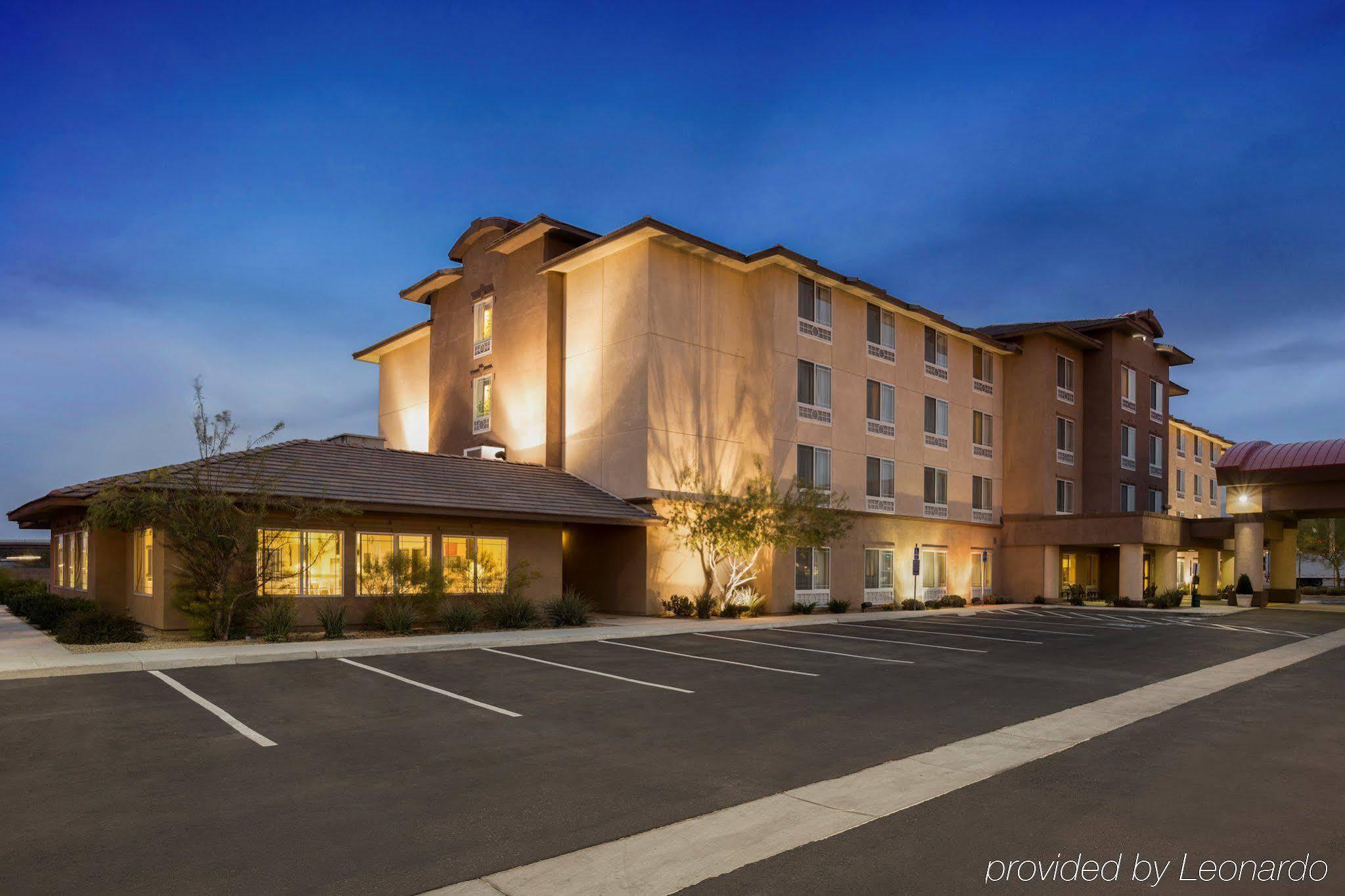 Holiday Inn & Suites - Barstow By Ihg Luaran gambar