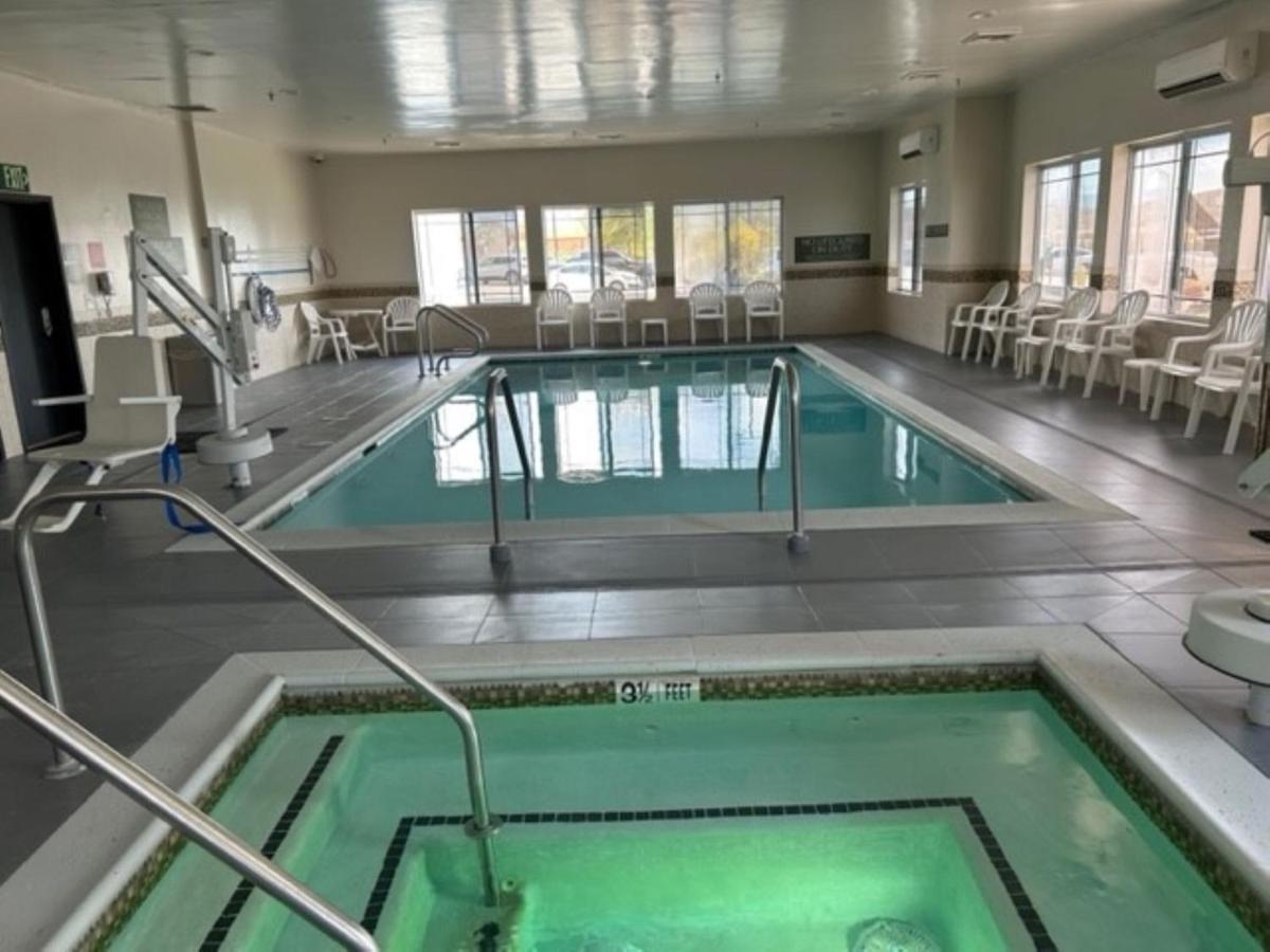Holiday Inn & Suites - Barstow By Ihg Luaran gambar